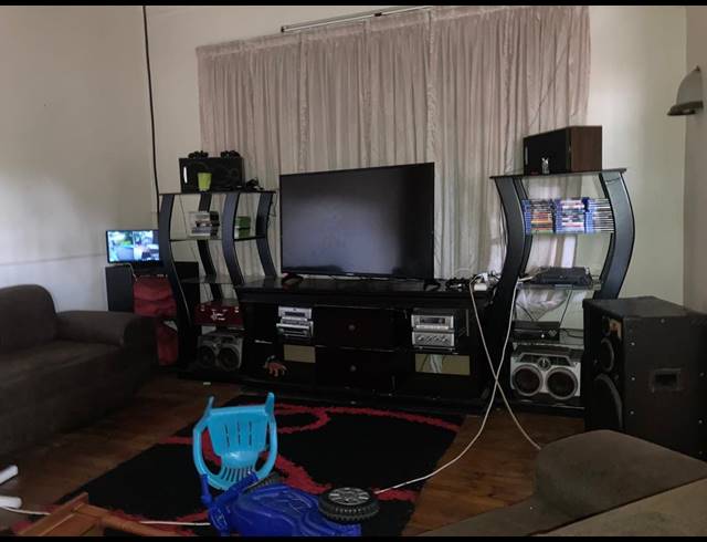1 BEDROOM APARTMENT FOR SALE IN RUSTENBURG CENTRAL